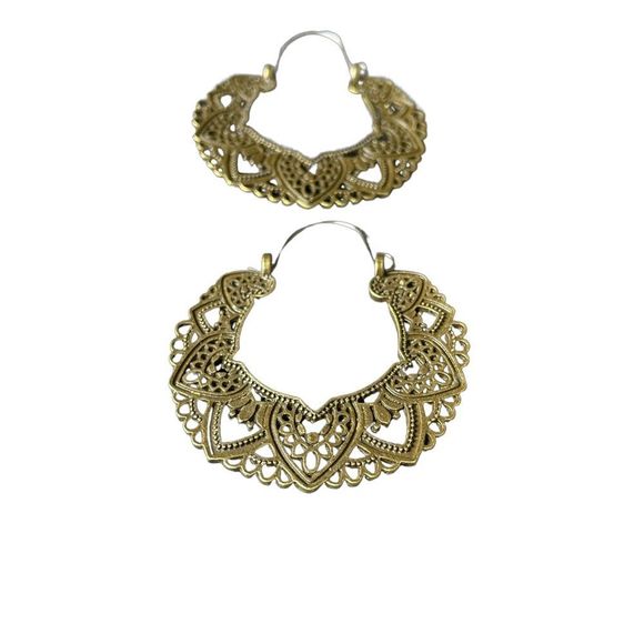 BOHO Earrings CHIC Gold Tone Flower Intricate Metal India Design Medallion 2” - Picture 2 of 2